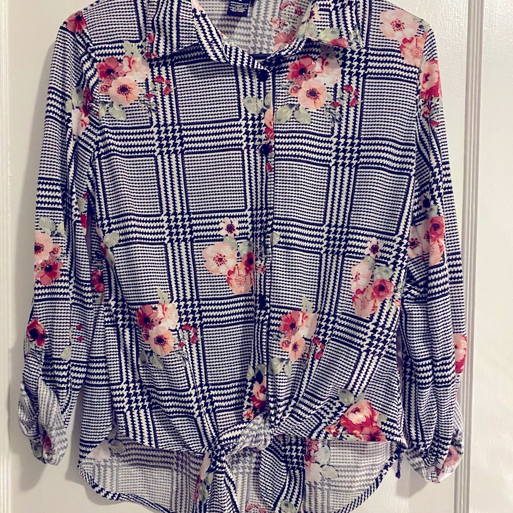 Tie Bottom Button Up